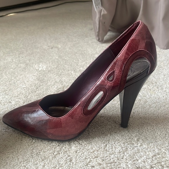 FERGIE Brand name Heels - Picture 2 of 4